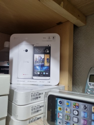 Htc one silver 32gb seald - one,
